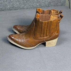 Yoki Women’s Size 9 Brown Studded Western Pull-on Ankle Cowgirl Boots Block Heel